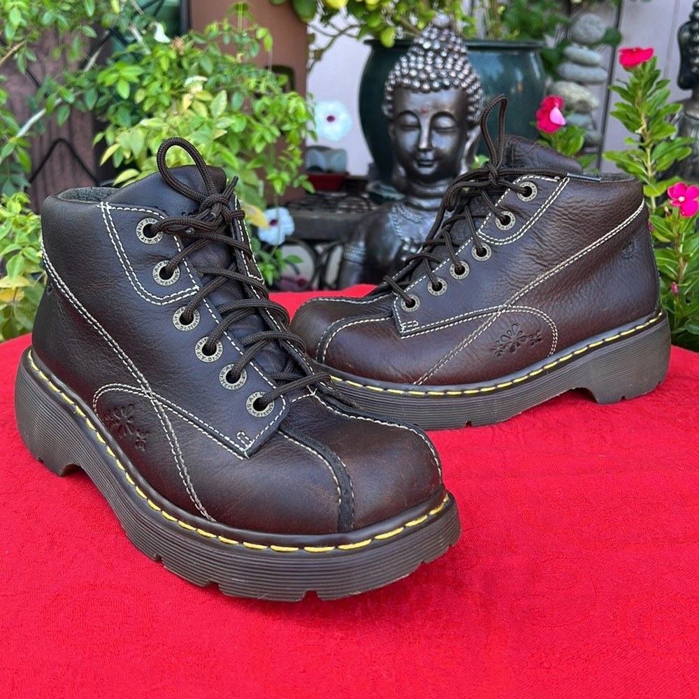 Dr. Martens Daisy Flower 12281 Chunky Platform Boots ⚠️ SZ 8/9 ⚠️